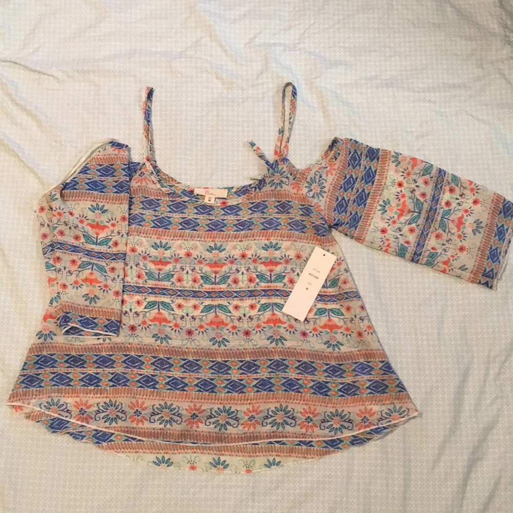 Nabee—Open Shoulder Top
